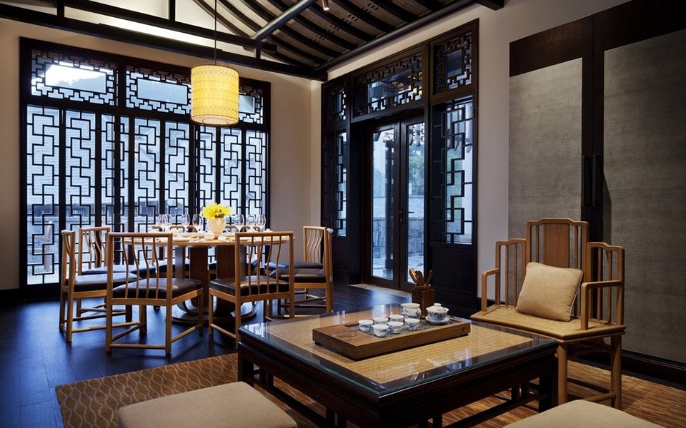 
	中华美食黑龙江路店 
